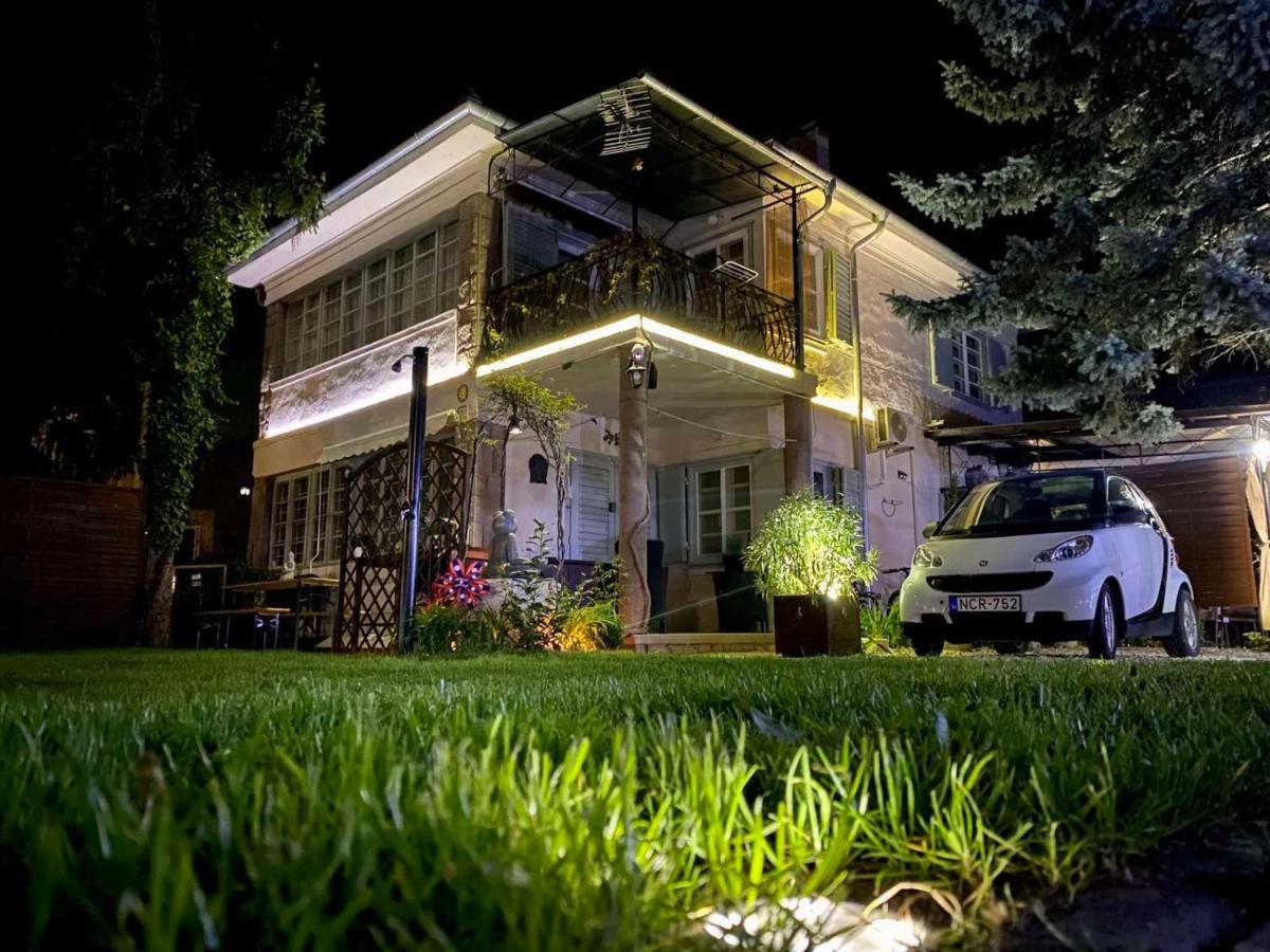 שיופוק Garden Budha Relax Apartman, Parking, Bbq, Terrace מראה חיצוני תמונה