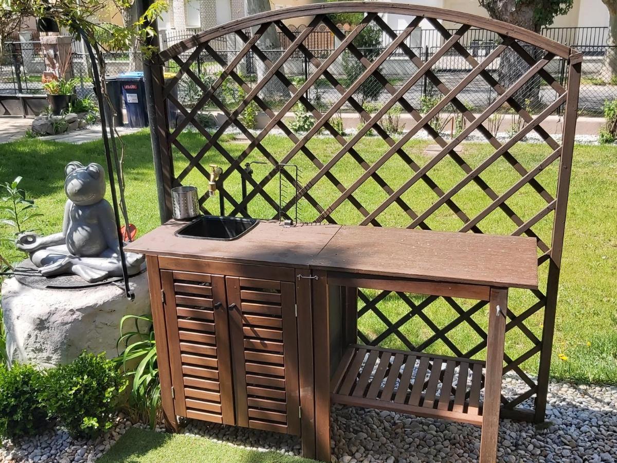 שיופוק Garden Budha Relax Apartman, Parking, Bbq, Terrace מראה חיצוני תמונה
