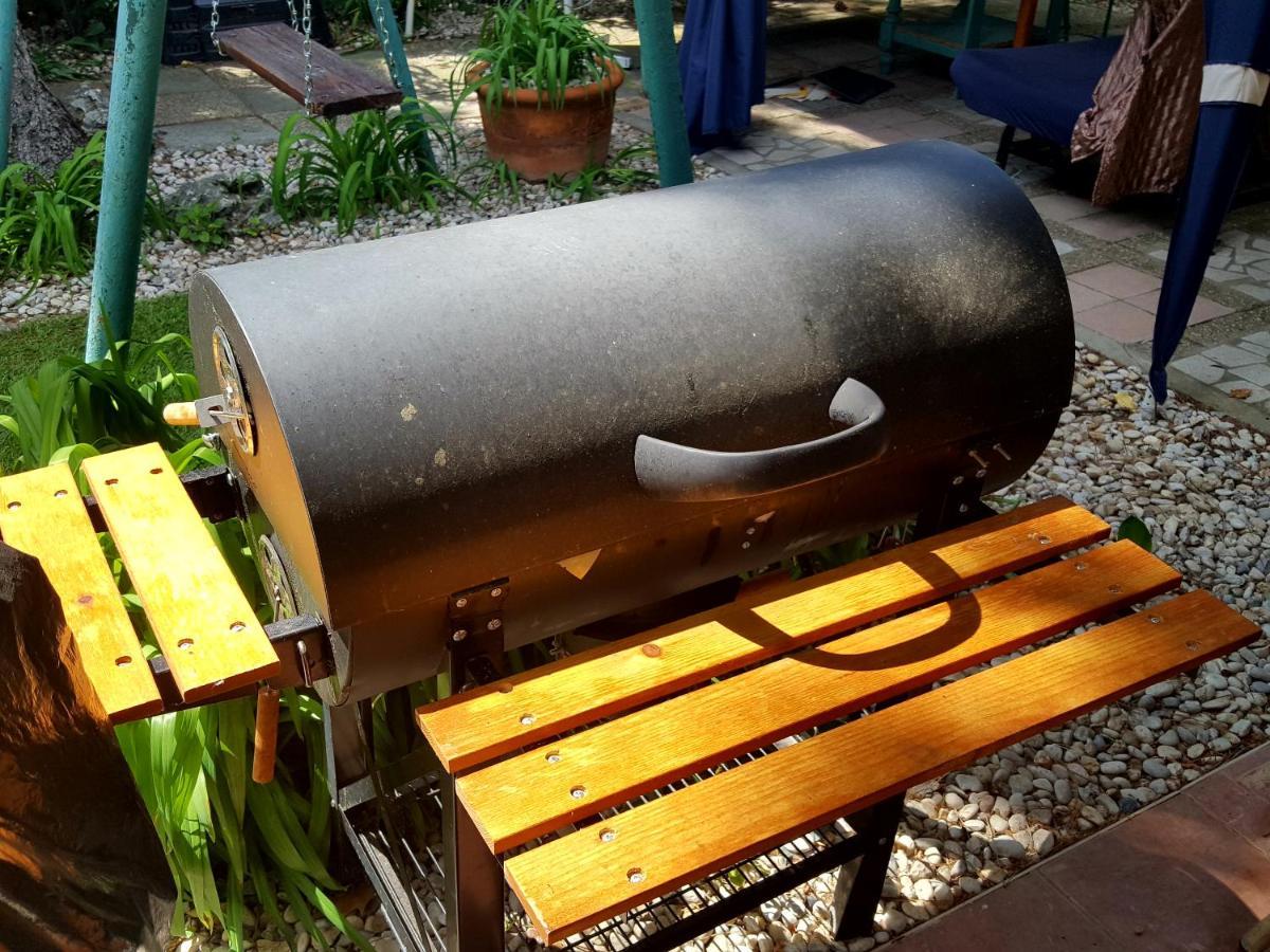 שיופוק Garden Budha Relax Apartman, Parking, Bbq, Terrace מראה חיצוני תמונה
