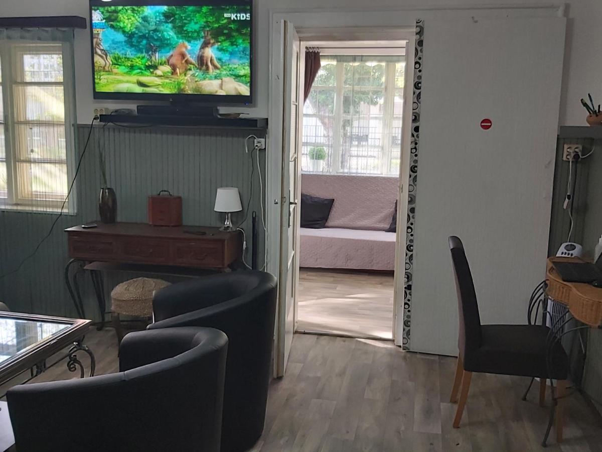 שיופוק Garden Budha Relax Apartman, Parking, Bbq, Terrace מראה חיצוני תמונה